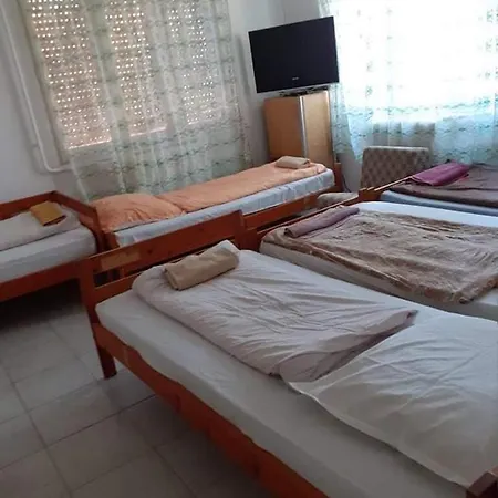 Pihenes A Malomtonal Privat Berlemeny Guest House Tapolca Exterior photo
