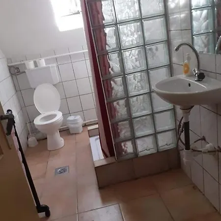 Pihenes A Malomtonal Privat Berlemeny Guest House Tapolca Exterior photo