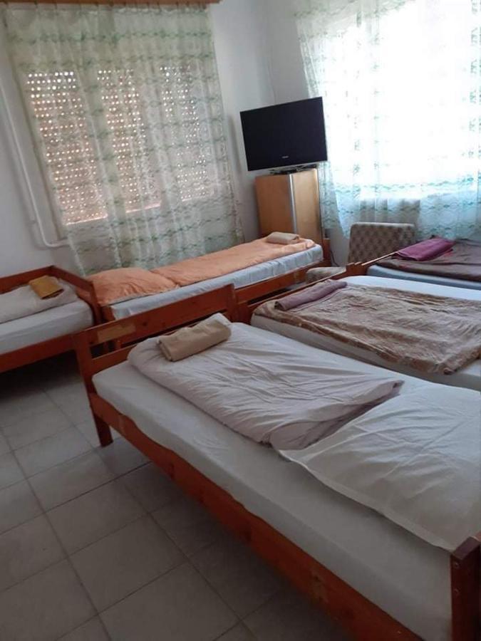 Country house Pihenes A Malomtonal Privat Berlemeny *