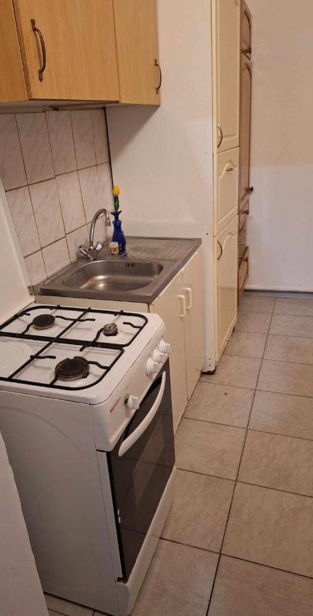Pihenes A Malomtonal Privat Berlemeny
