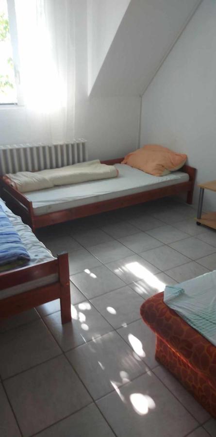 Pihenes A Malomtonal Privat Berlemeny